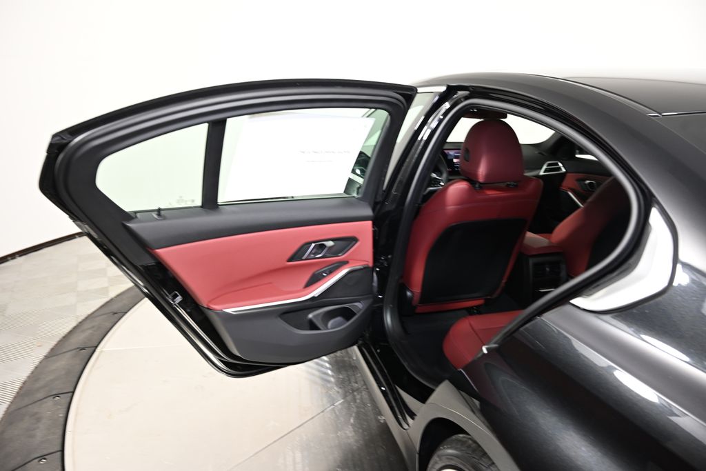 Thumbnail: 2025 BMW 3 Series - 23
