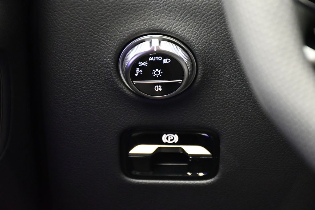 Thumbnail: 2026 Mercedes-Benz GLC - 22