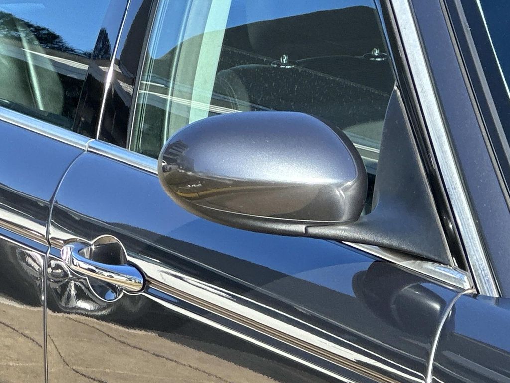 Thumbnail: 2005 Jaguar XJ - 6