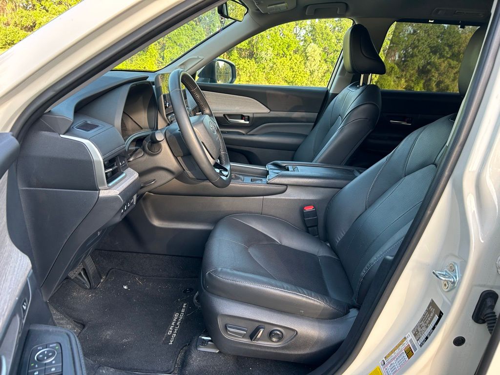 2024 Toyota Grand Highlander Limited 15