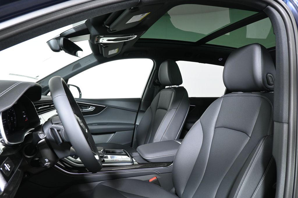 2025 Audi Q7  13