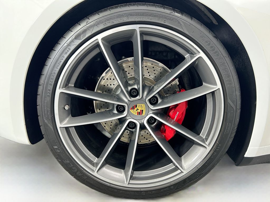 Thumbnail: 2021 Porsche 911 - 32