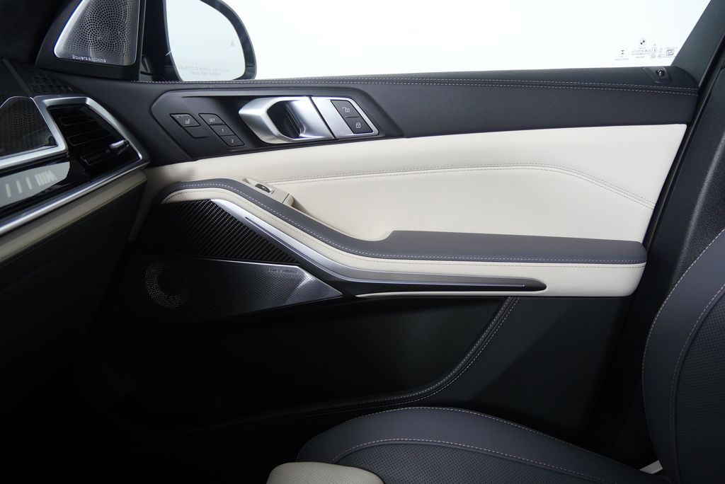 Thumbnail: 2026 BMW X7 - 28