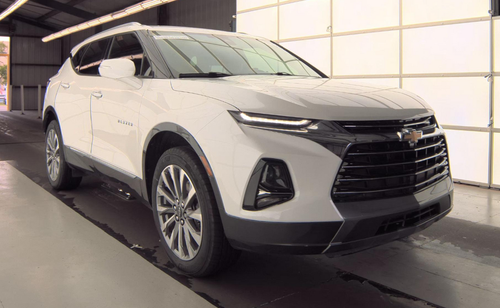 White (Iridescent Pearl Tricoat) 2022 Chevrolet Blazer Premier FWD SUV / Crossover Front-Wheel Drive 9-Speed Automatic Overdrive