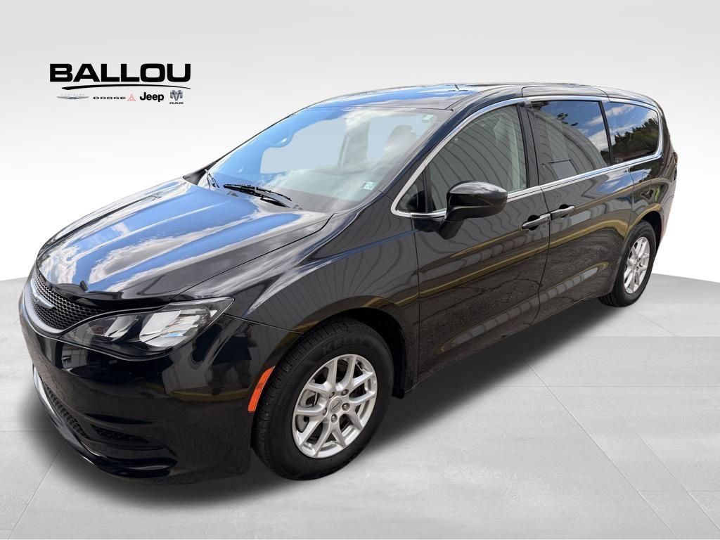 Brilliant Black Crystal Pearlcoat 2023 Chrysler Voyager LX FWD Minivan Front-Wheel Drive 9-Speed Automatic