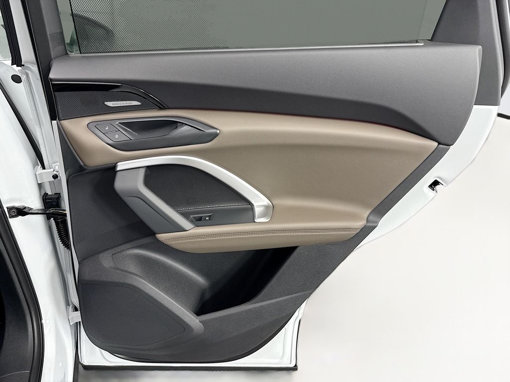 Thumbnail: 2025 Audi Q5 - 27