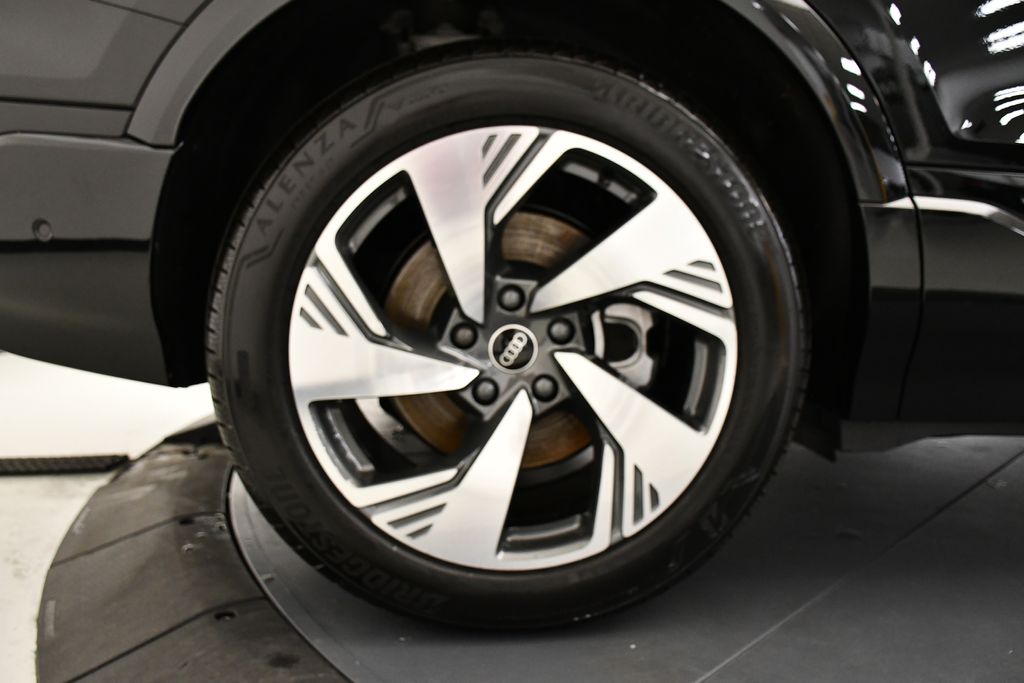 2025 Audi e-tron Premium 14