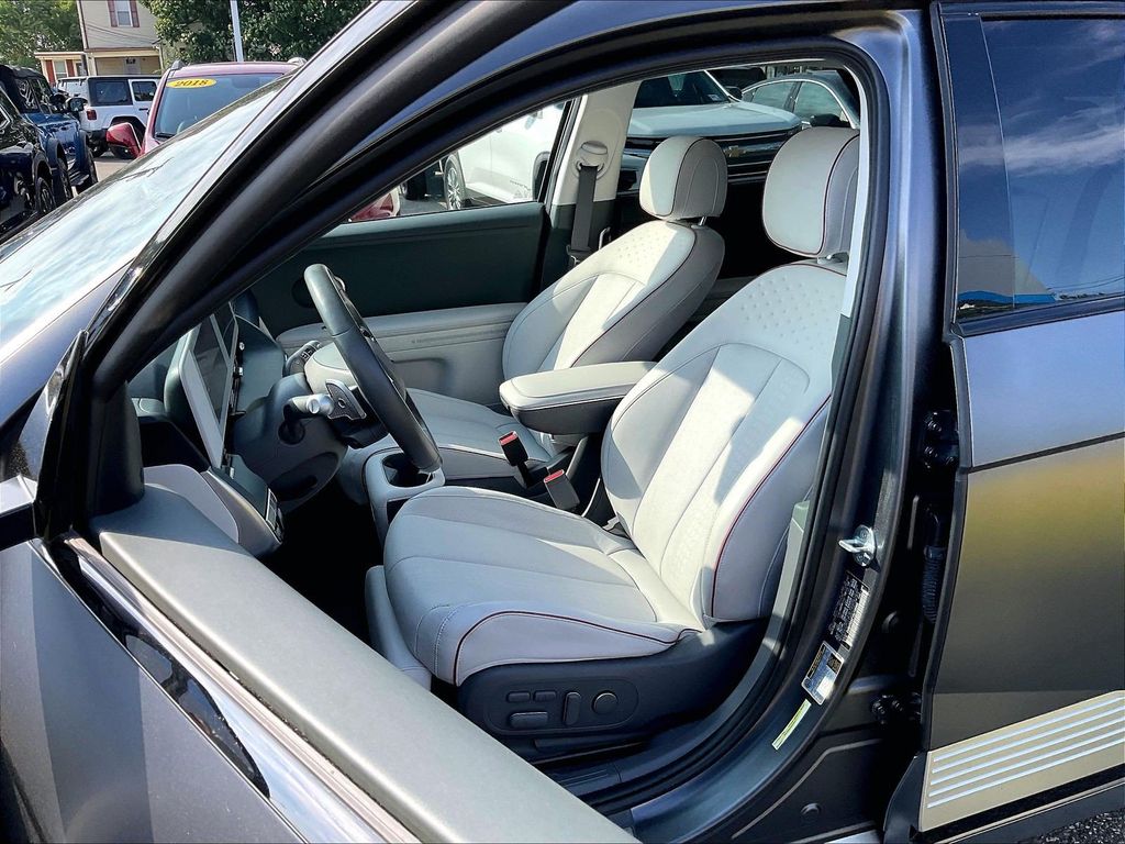 2022 Hyundai IONIQ 5 — photo 10