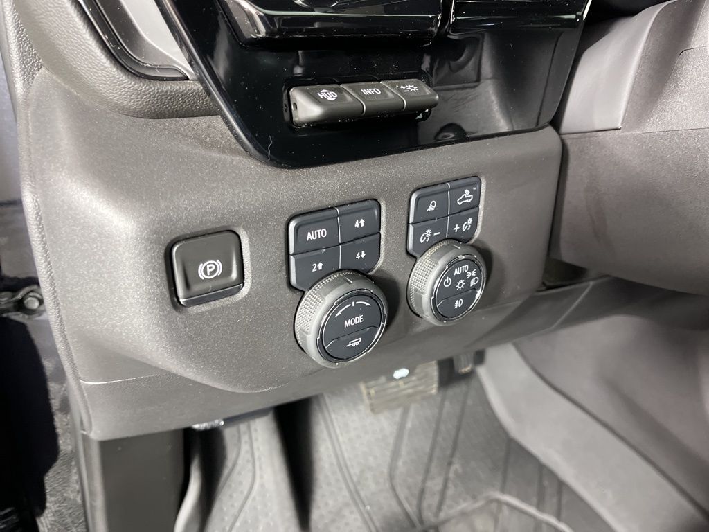 Thumbnail: 2024 Chevrolet Silverado 1500 - 24