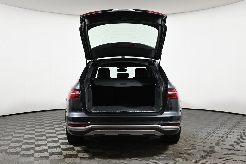 2025 Audi A6  30