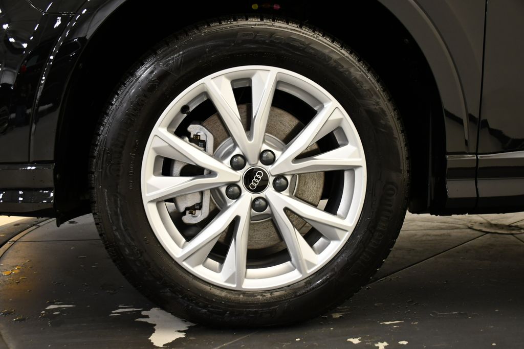 Thumbnail: 2025 Audi Q3 - 14