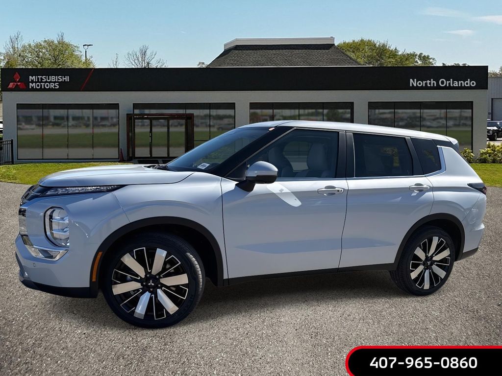 2026 Mitsubishi Outlander SE
