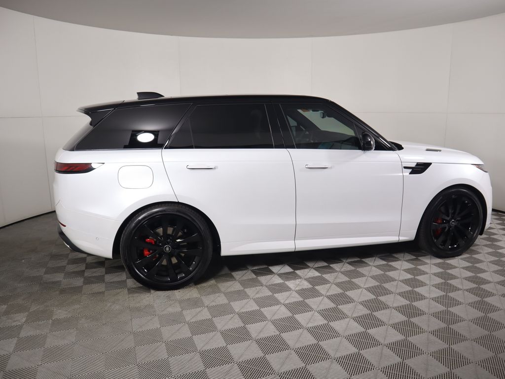 Thumbnail: 2025 Land Rover Range Rover Sport - 4