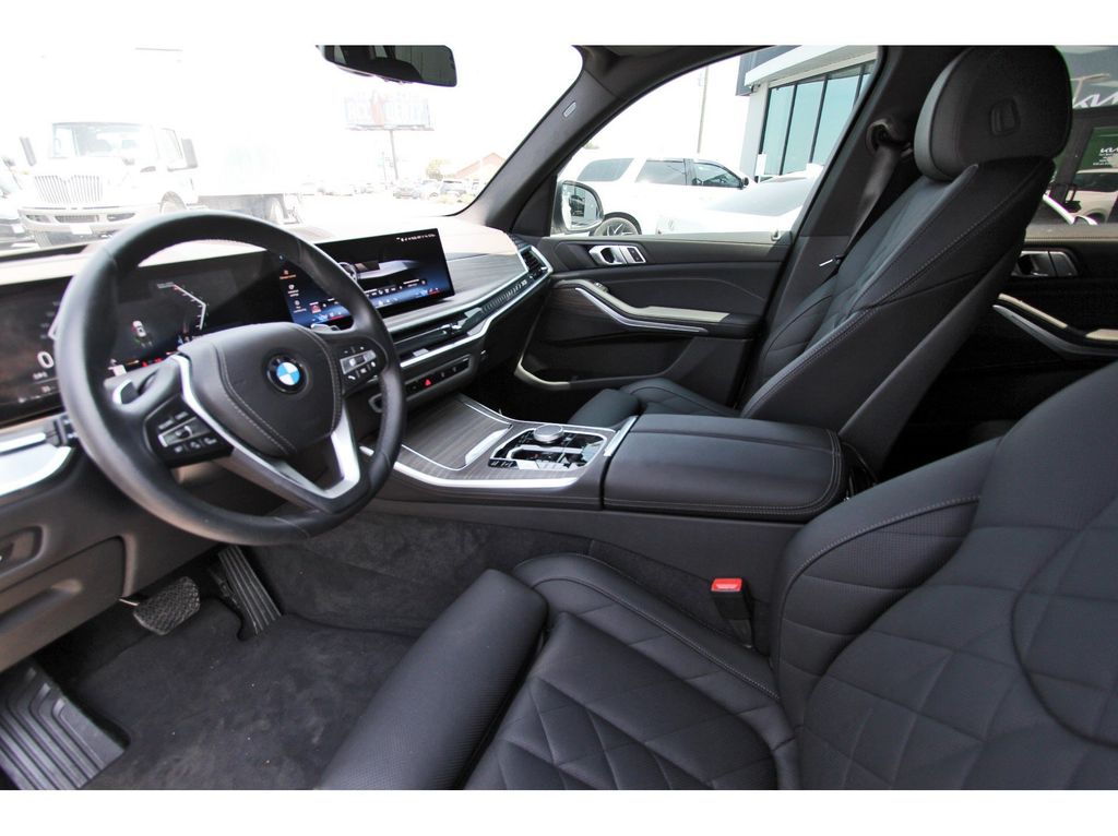 2025 BMW X5 sDrive40i White at DeMontrond Auto Country