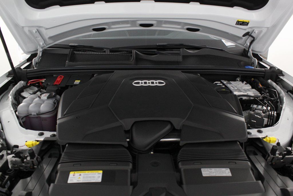 Thumbnail: 2026 Audi Q7 - 9