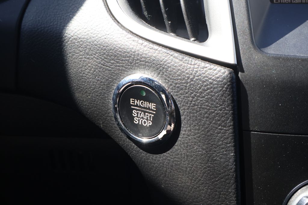 Thumbnail: 2015 Ford Edge - 29
