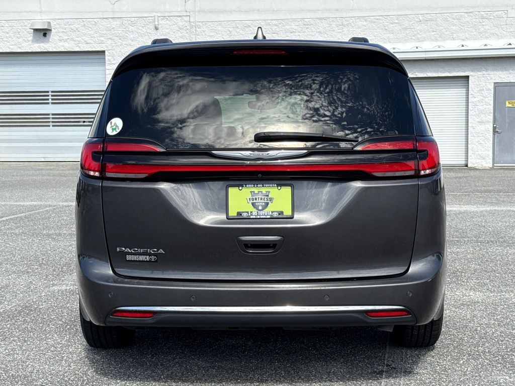 Used 2022 Chrysler Pacifica Van