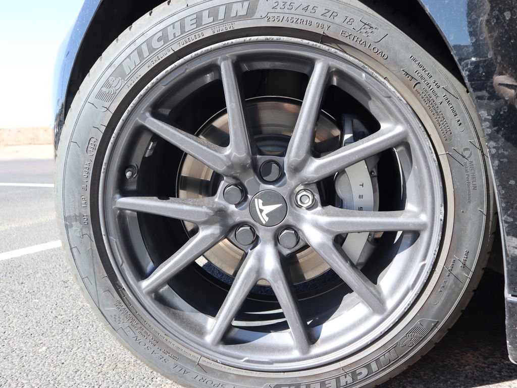 Thumbnail: 2019 Tesla Model 3 - 15