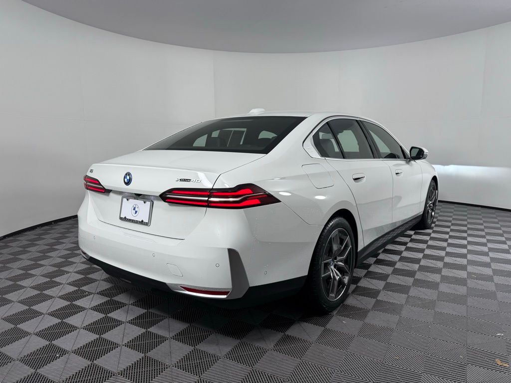 Thumbnail: 2025 BMW i5 - 5