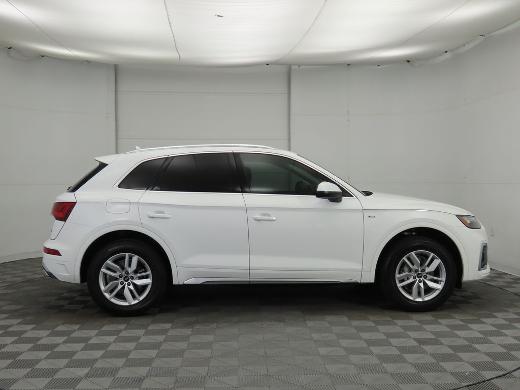 Thumbnail: 2022 Audi Q5 - 4