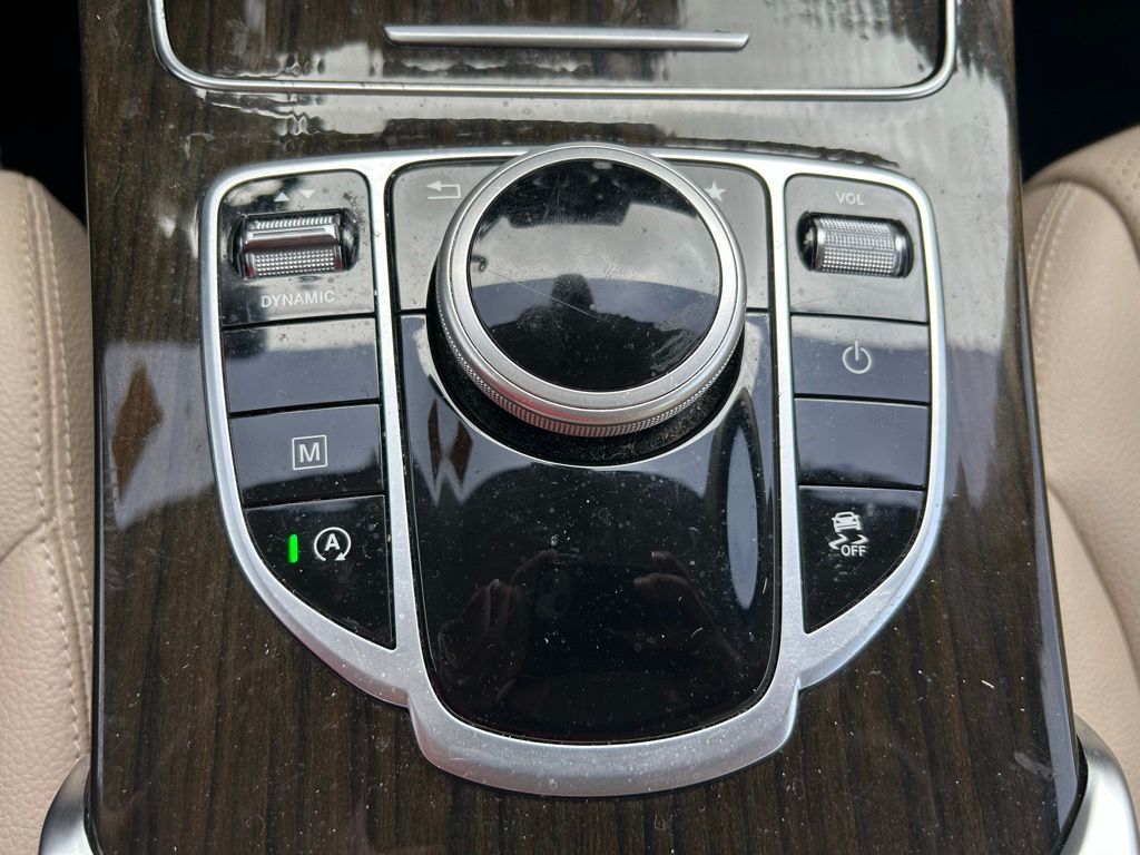 Thumbnail: 2019 Mercedes-Benz GLC - 28