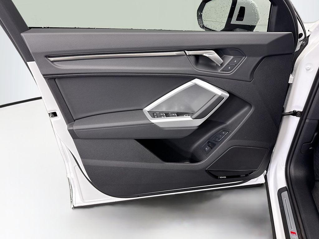 Thumbnail: 2025 Audi Q3 - 23