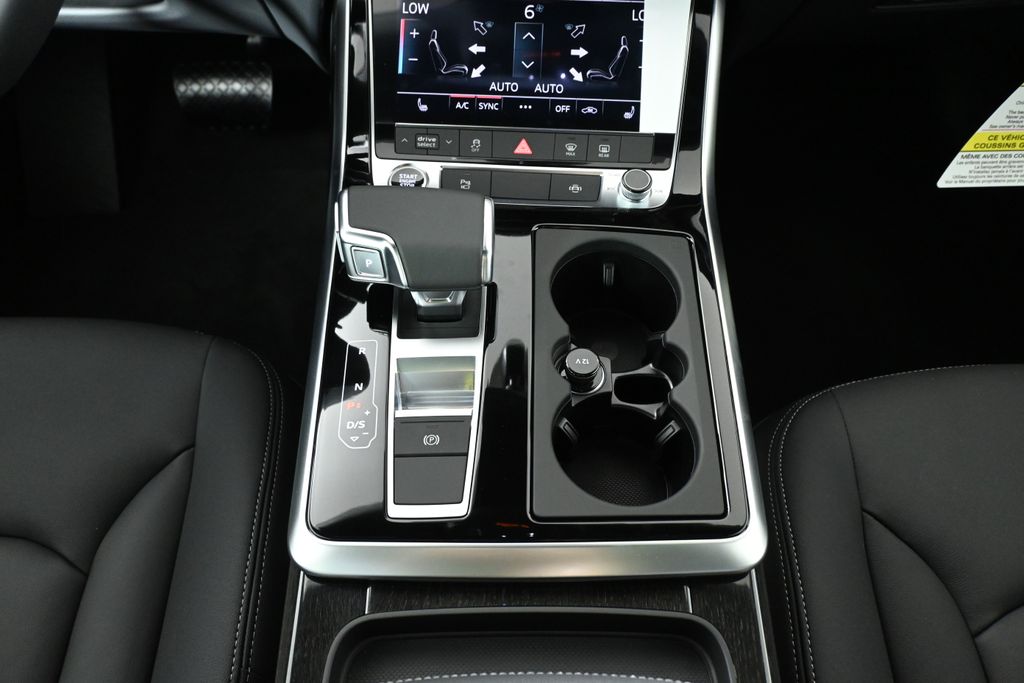 Thumbnail: 2025 Audi Q8 - 19