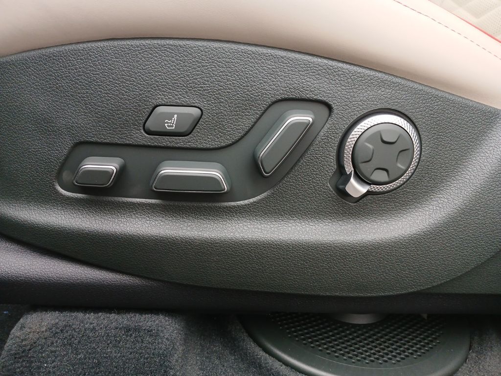 Thumbnail: 2025 Genesis GV80 - 23