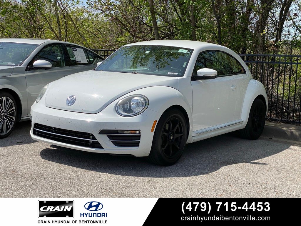 White 2017 Volkswagen Beetle 1.8T SE Hatchback Front-Wheel Drive 6-Speed Automatic