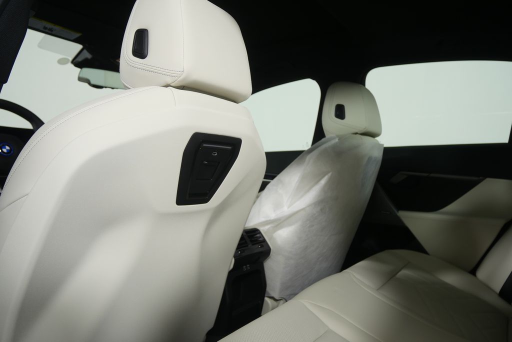 Thumbnail: 2026 BMW i5 - 17