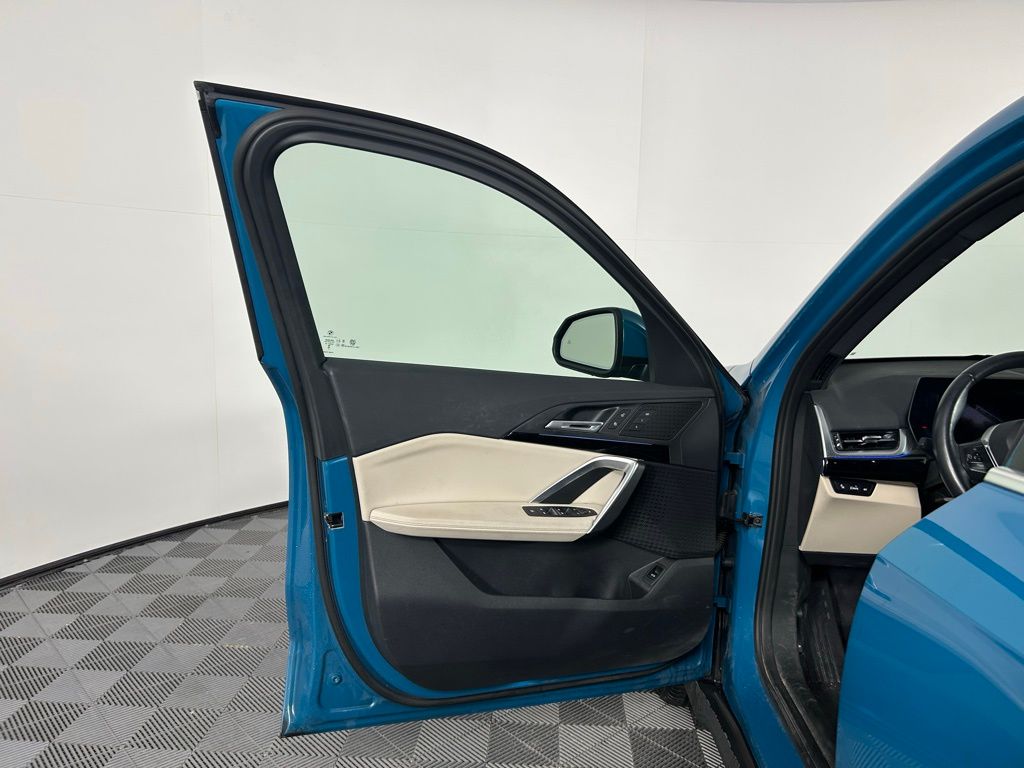 Thumbnail: 2023 BMW X1 - 13