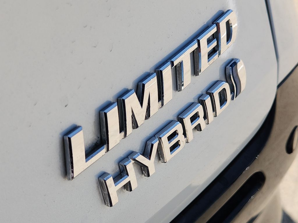 2022 Toyota Sienna Limited Beige at Community Toyota