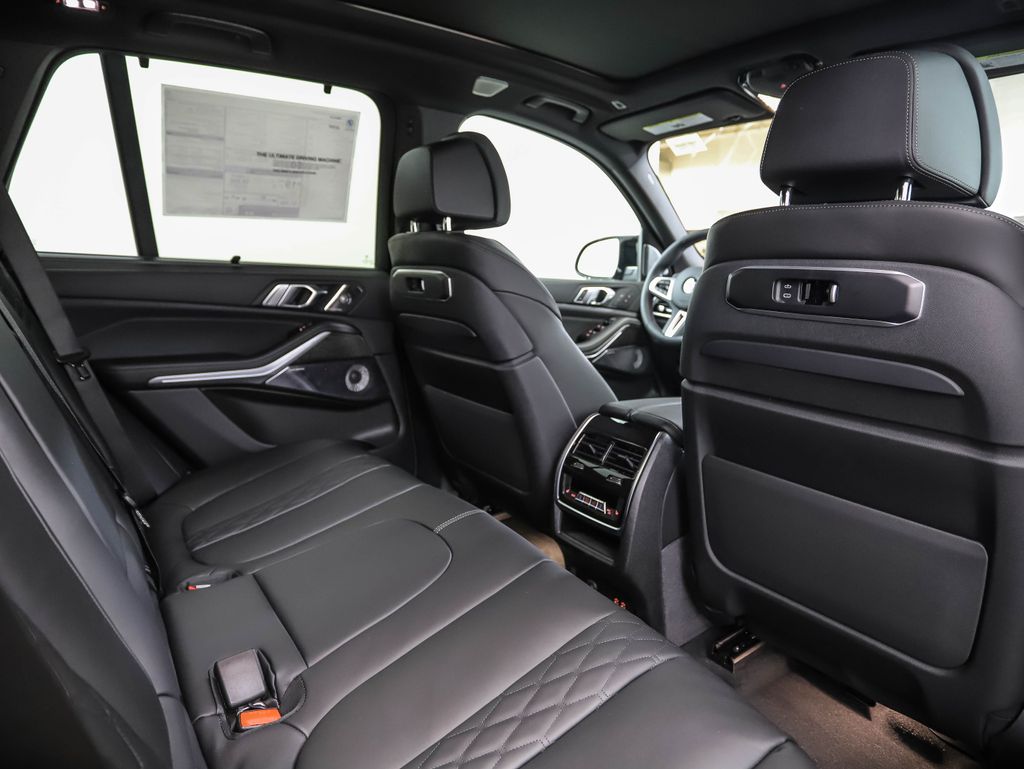 Thumbnail: 2026 BMW X5 - 25