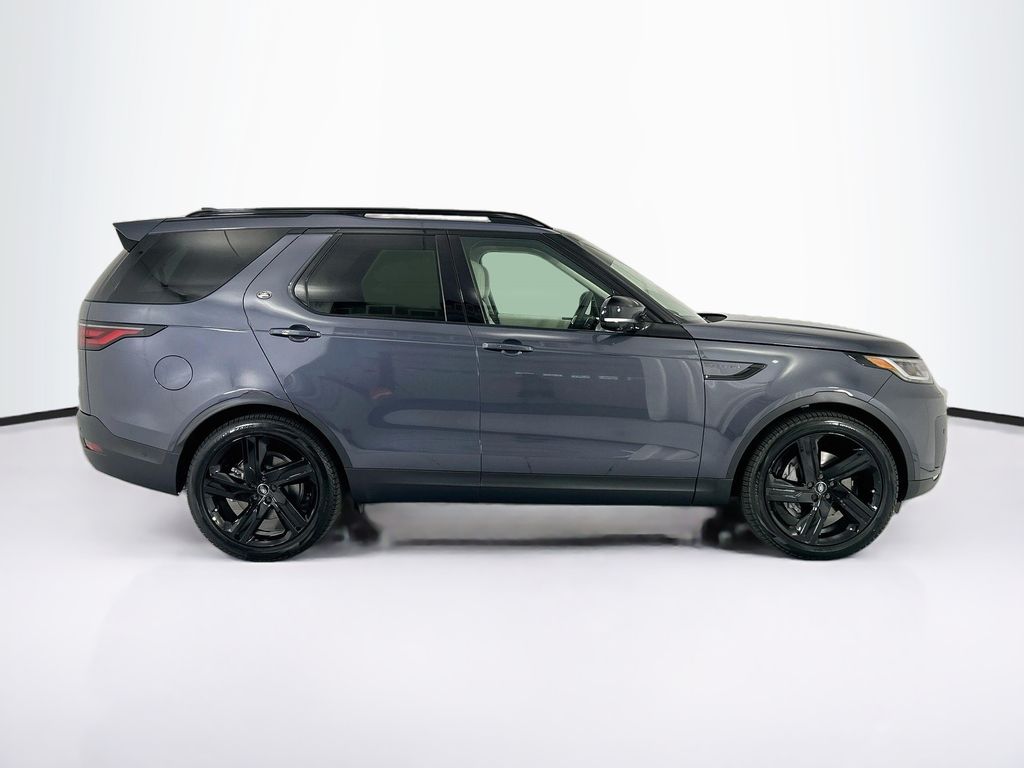 Thumbnail: 2026 Land Rover Discovery - 4