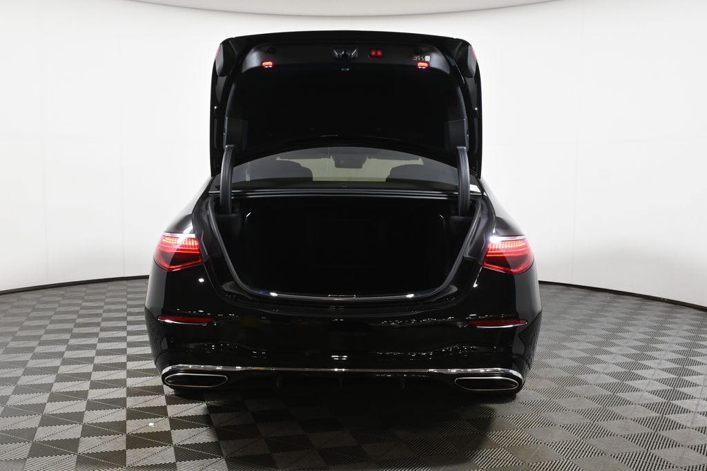 Thumbnail: 2025 Mercedes-Benz S-Class - 32