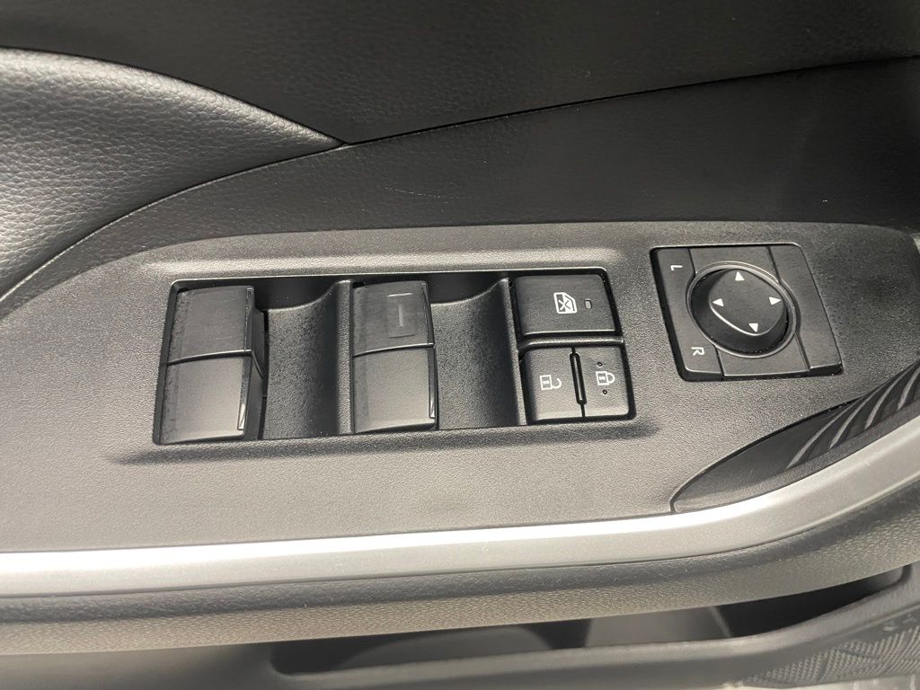 2024 Toyota RAV4 LE 10