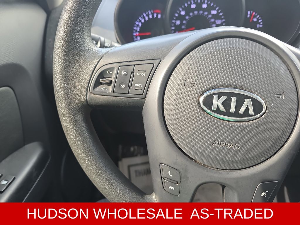 2012 Bright Silver Kia Soul Base FWD Hatchback
