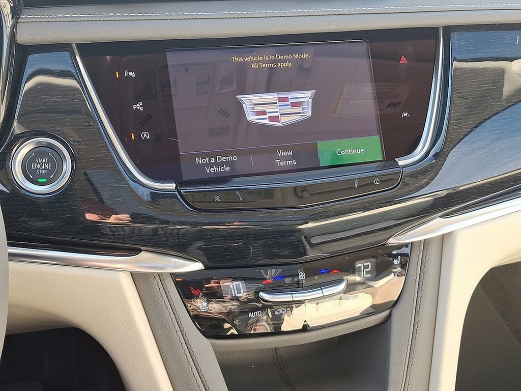 Thumbnail: 2025 Cadillac XT6 - 8