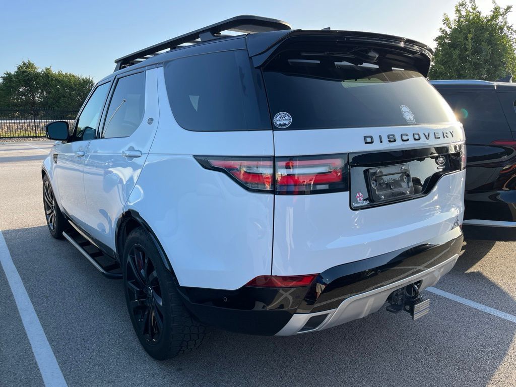 Thumbnail: 2020 Land Rover Discovery - 4