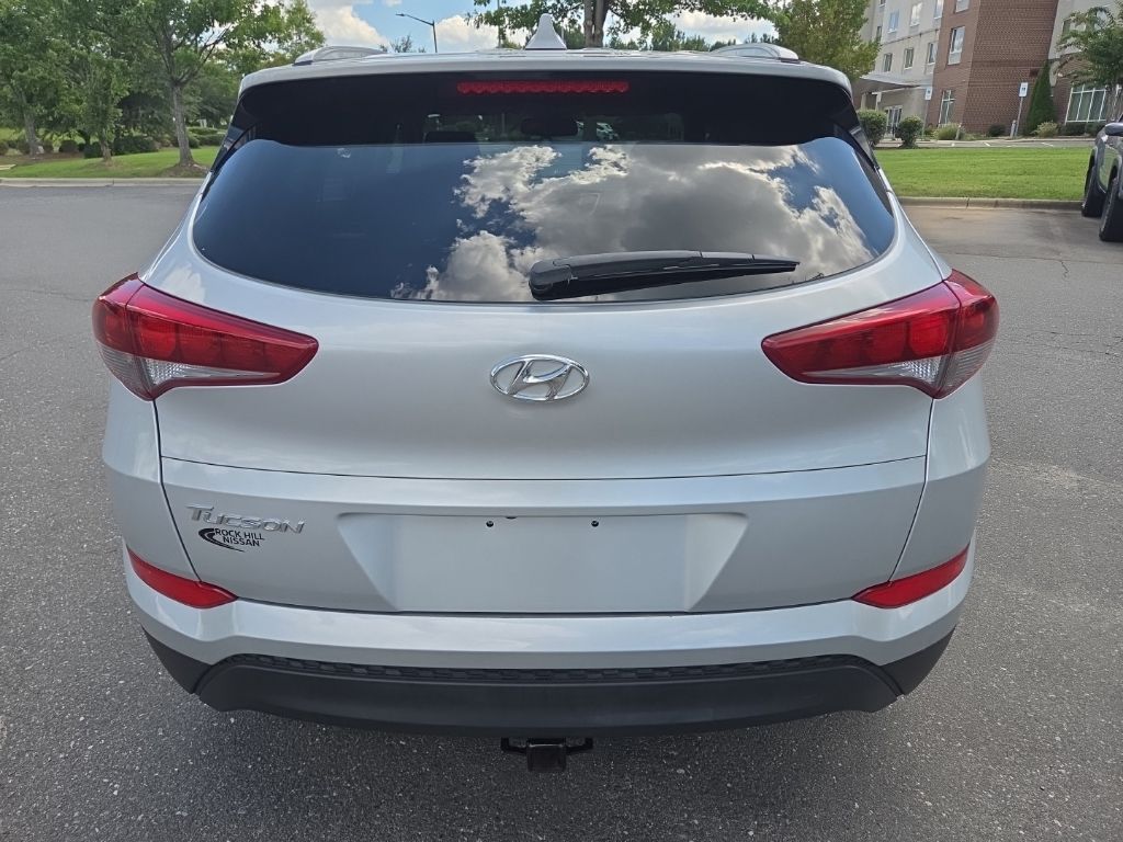 Used 2017 Silver Hyundai SE Plus image 6