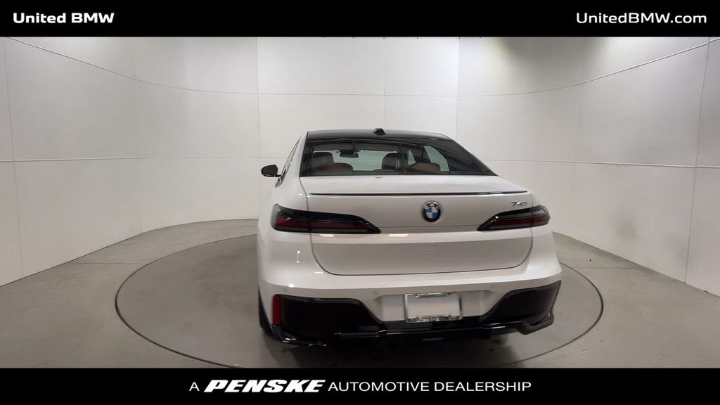 2025 BMW 7 Series 740i 7