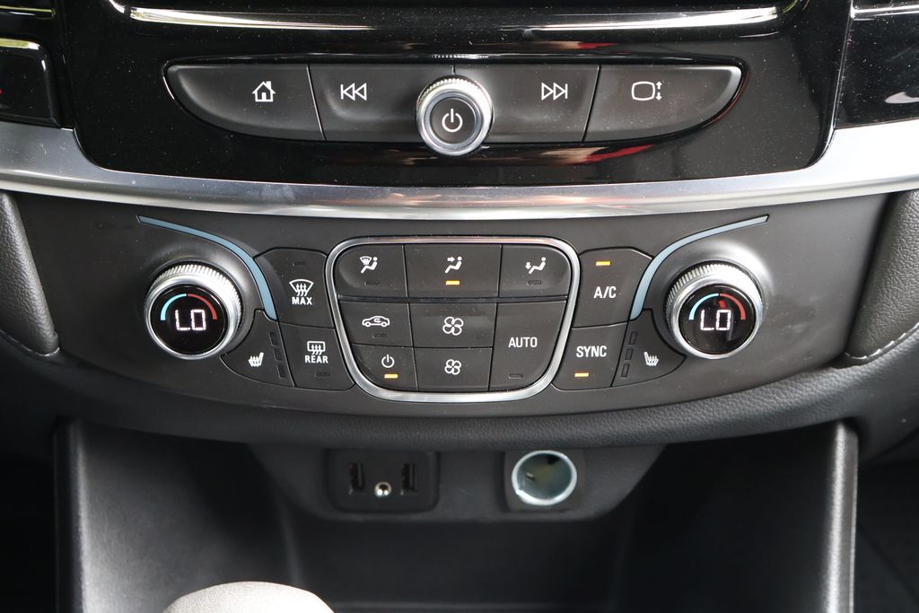 Thumbnail: 2023 Chevrolet Traverse - 20