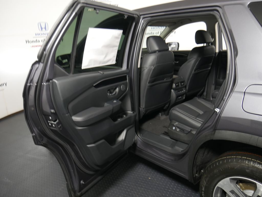 Thumbnail: 2025 Honda Pilot - 10