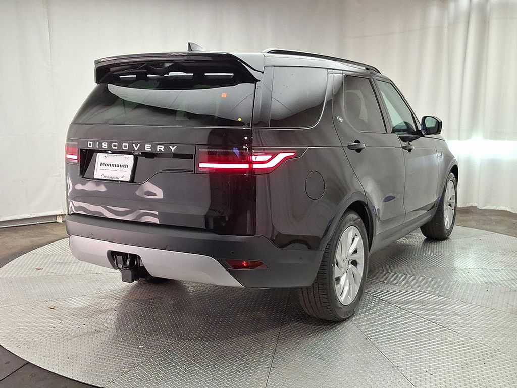 Thumbnail: 2025 Land Rover Discovery - 3