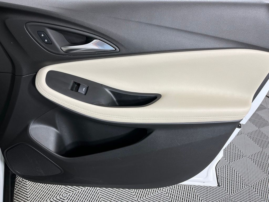 Thumbnail: 2023 Buick Encore GX - 9