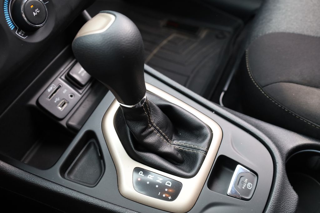 used 2017 Jeep Cherokee car, priced at $8,985