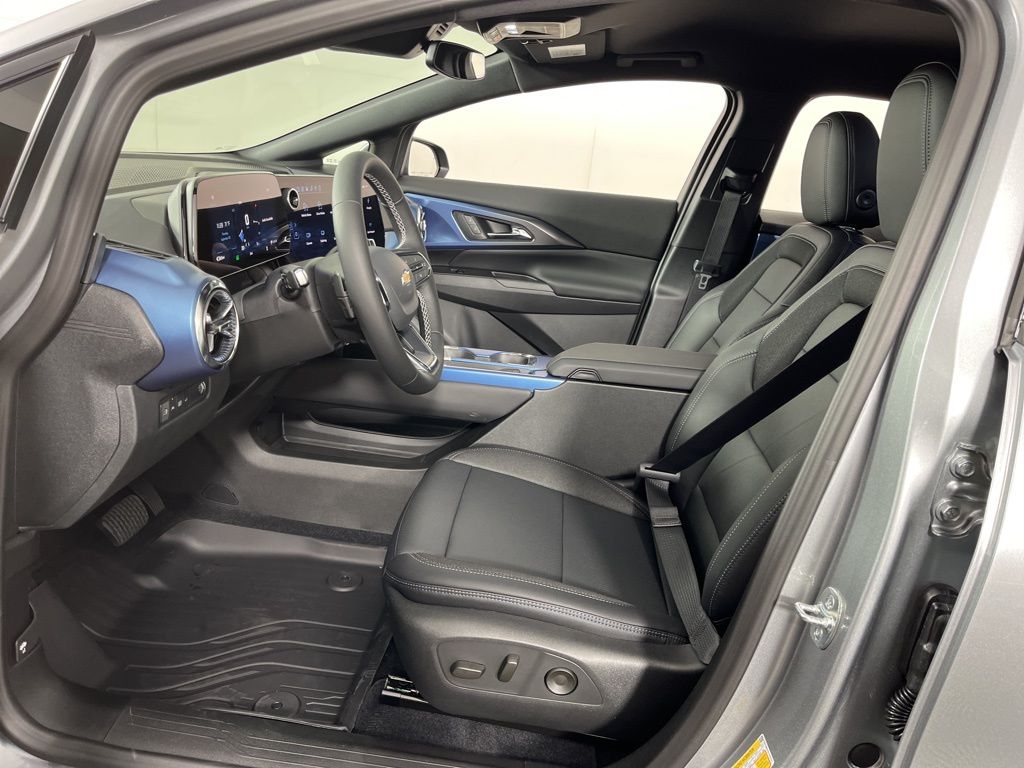 Thumbnail: 2026 Chevrolet Equinox - 21