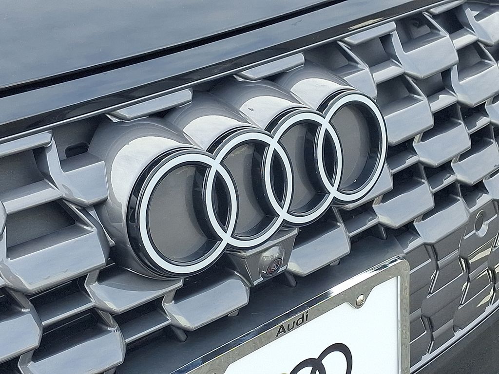 Thumbnail: 2026 Audi Q5 - 4