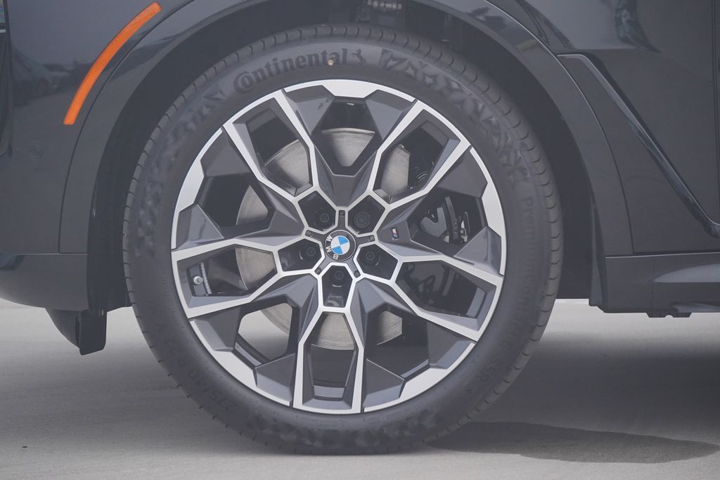 Thumbnail: 2026 BMW X7 - 5