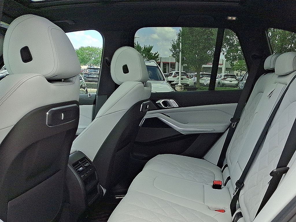 Thumbnail: 2026 BMW X5 - 8